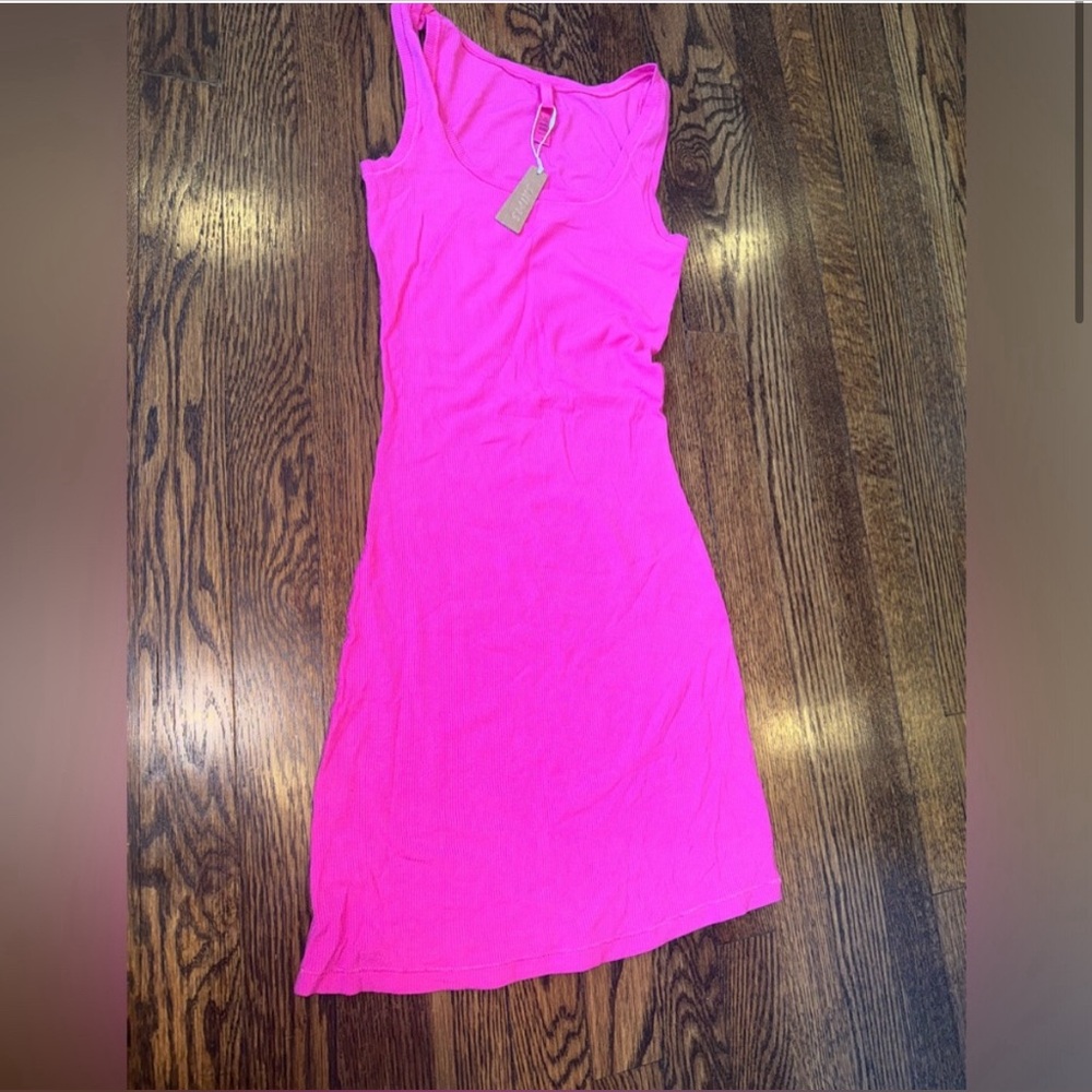 NWT ๐ SKIMS soft lounge mini dress hot pink ๐ - Picture 2 of 4
